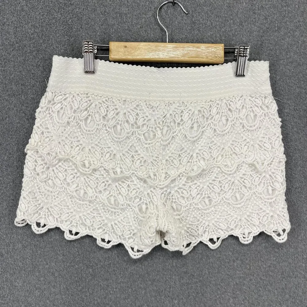 BCBG Girls Shorts Womens Medium White Lace Crochet Boho Festival Scallop Hem - Picture 10 of 14